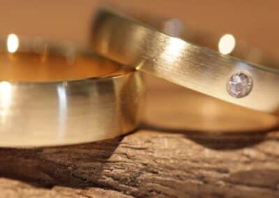 Trauringe aus Rosegold mit Brillant aus dem Schmuckgarten