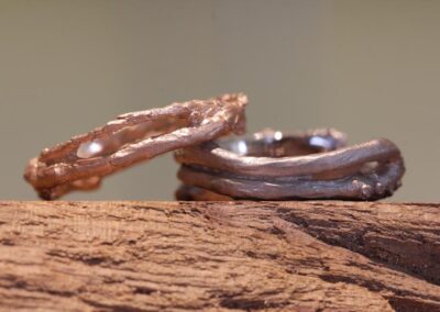 außergewöhnliche Trauringe aus dem (Schmuck-)Garten, abgeformte Äste werden zu Trau(m)ringen