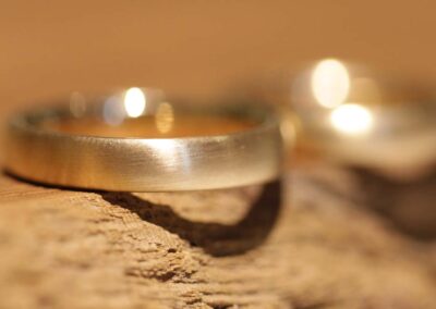 klassiche Gold Eheringe, Ergebnis von Ringe selber schmieden im Trauringkurs