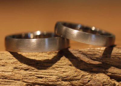 matte ringe für die hochzeit weissgold profil vogelzunge
