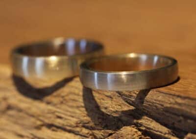 ringe für die hochzeit zweifarbig herrenrring aussen rosegold innen graugold damenring aussen graugold und innen rosegold