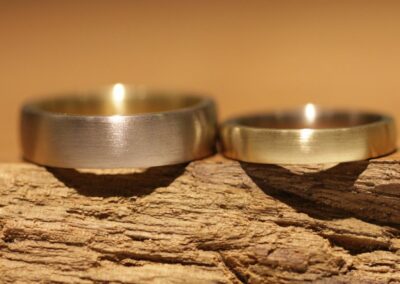 matte trau ringe steckloetringe zweifarbig damenring innen graugold und aussen gelbgold herrenring aussen graugold und innen gelbgold