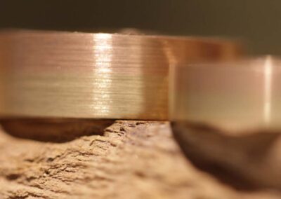 eckige trauringe zweifarbig rotgold und gelbgold