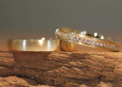 Schicke Matte Gelbdold Trau Ringe Damenring mit Brillanten
