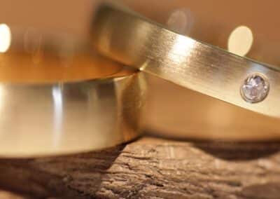 gold trau ring mit brillant schmuckgarten