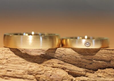 gold trau ring mit brillant schmuckgarten