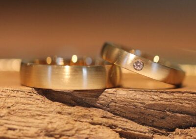 gold trau ring mit brillant schmuckgarten
