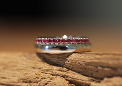 beisteck ring mit rubinen krönchenfassung