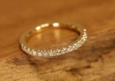 Gelb Gold Beisteck Ring mit Diamanten Schmuckgarten