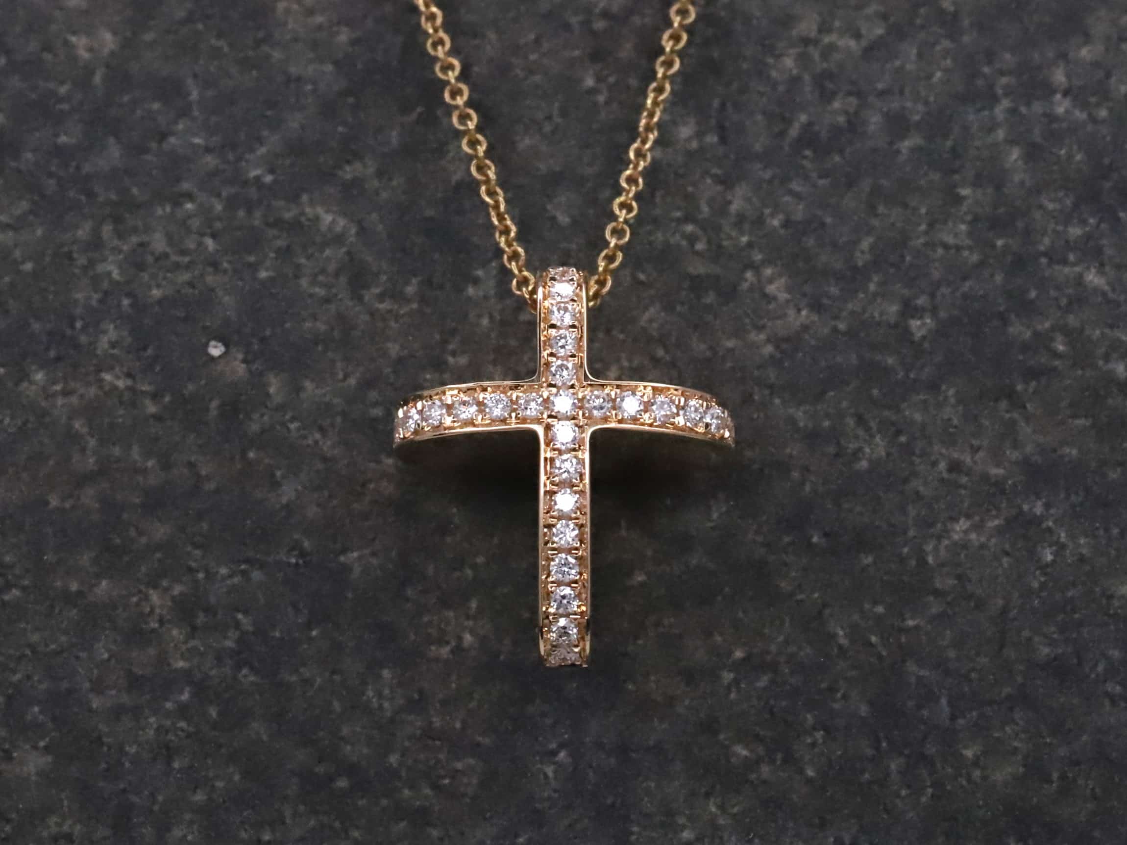 Kreuz Anhänger in 585er Rosegold mit Brillanten – Bild 7
