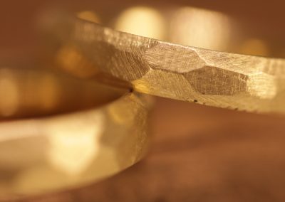 Trauringe Rockig (mit Facetten gefeilt) Gelbgold Schmuckgarten