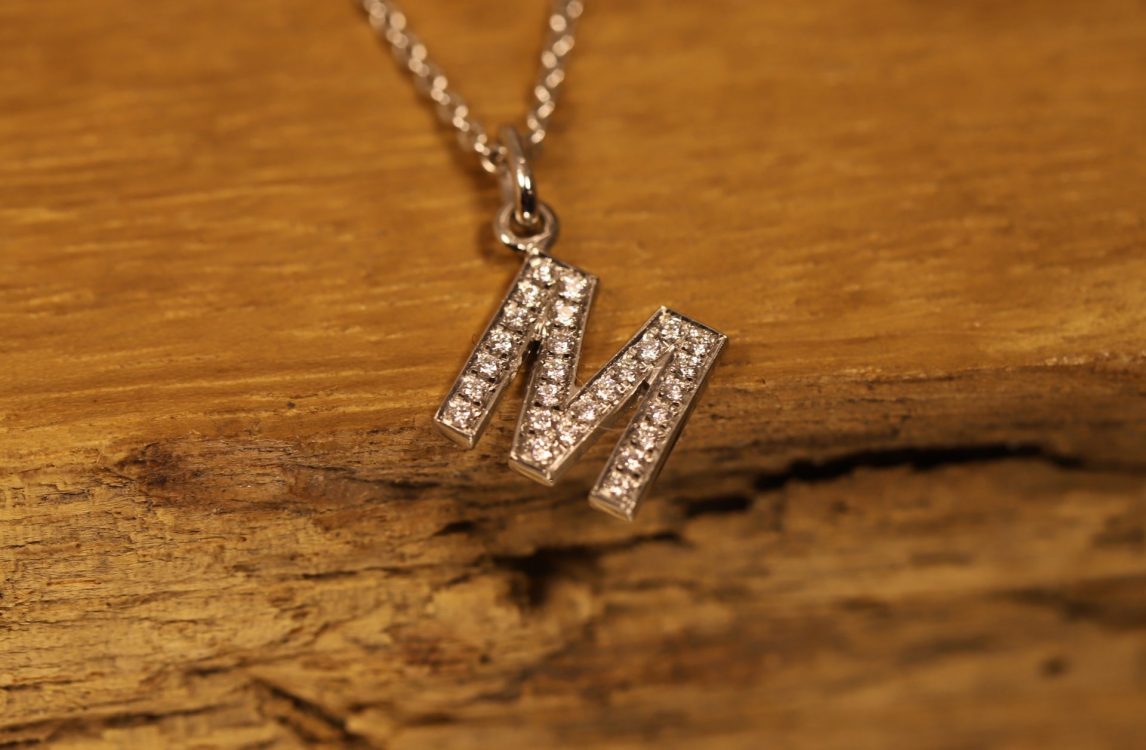 Buchstaben Anhänger M (1)