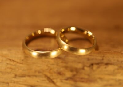 Schlichte Eheringe 750er Gelbgold Oval