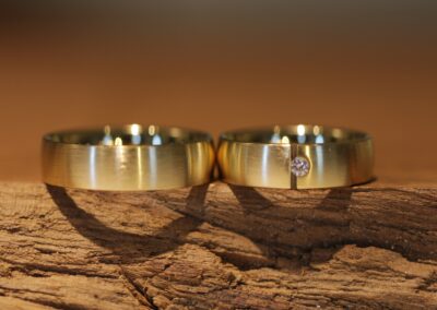 Trauringe 750er Gelbgold mit Brillant