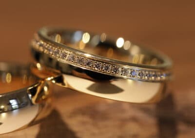 Trauringe 750er Gelbgold umlaufend mit Brillanten