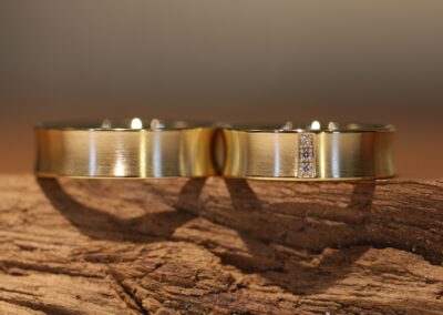 Trauringe konkav 585er Gelbgold mit Brillanten