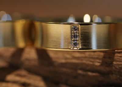Trauringe konkav 585er Gelbgold mit Brillanten