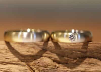 Trauringe halb 585er Gelbgold & halb Graugold