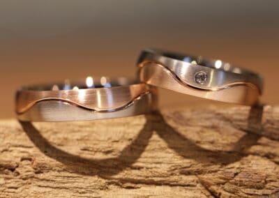 Zweifarbige Trauringe Wellenringe 585er Rotgold & Graugold Damenring mit Brillant