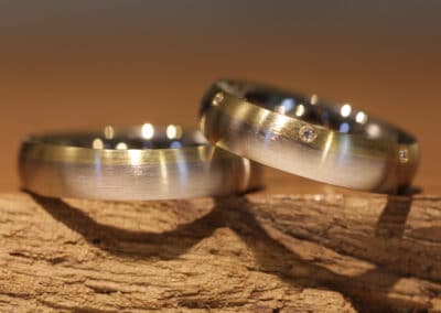 Trauringe Scheibenringe zweifarbig 585er Gelbgold und Weissgold Damenring mit kleinen brillanten verziert