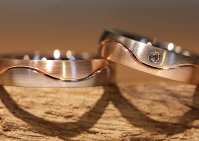 Zweifarbige Trauringe Wellenringe 585er Rotgold & Graugold Damenring mit Brillant