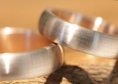 Ein Paar Eheringe Steckloetringe außen 585er Graugold innen 585er Rotgold