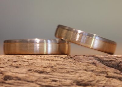 Zweifarbige Trauringe Tortenringe 585er Gelbgold und Graugold matt geschliffen