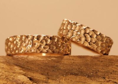Außergewoehnliche Eheringe aus 585er Rotgold "Bubbles"