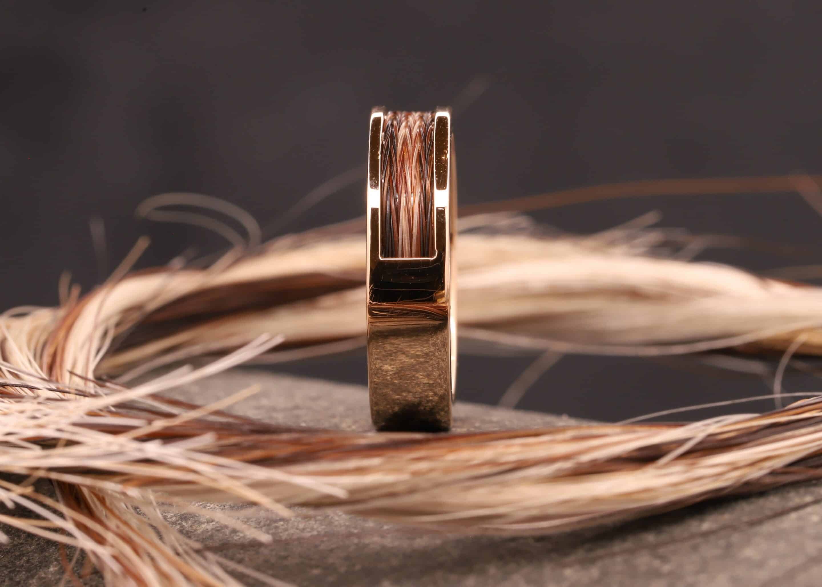 goldring mit pferde haar anfertigung aus dem schmuckgarten