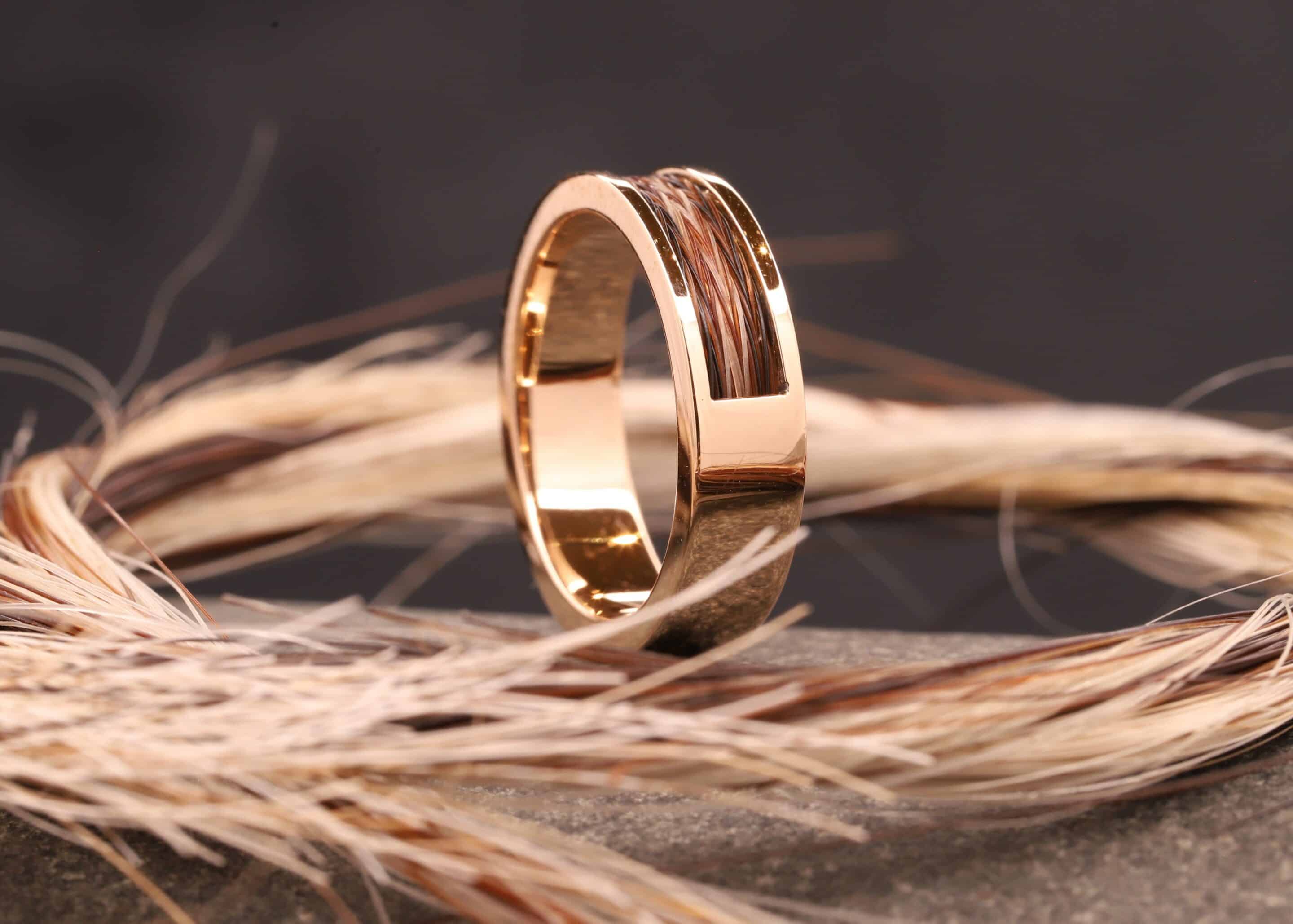 goldring mit pferde haar anfertigung aus dem schmuckgarten