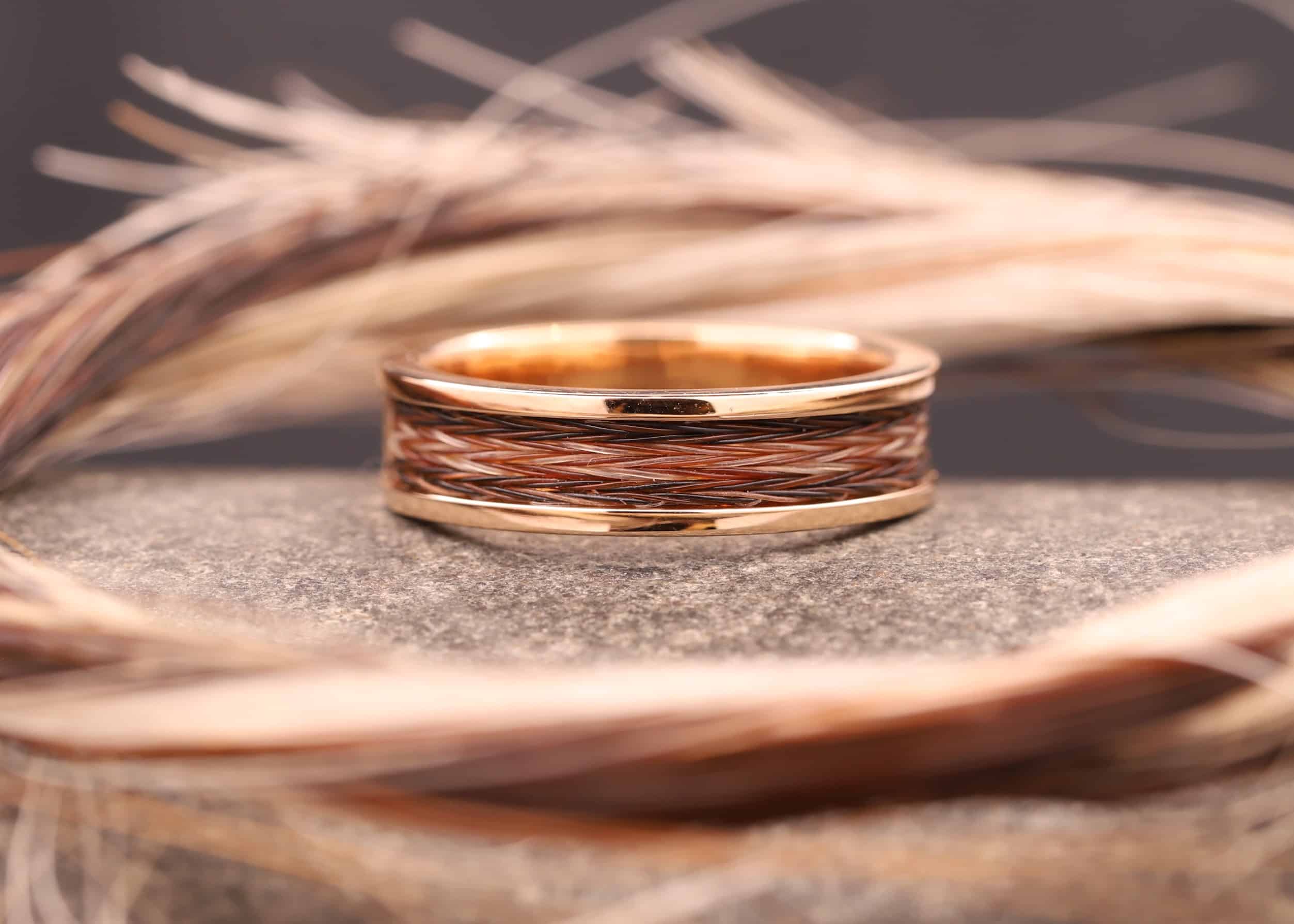 goldring mit pferde haar anfertigung aus dem schmuckgarten