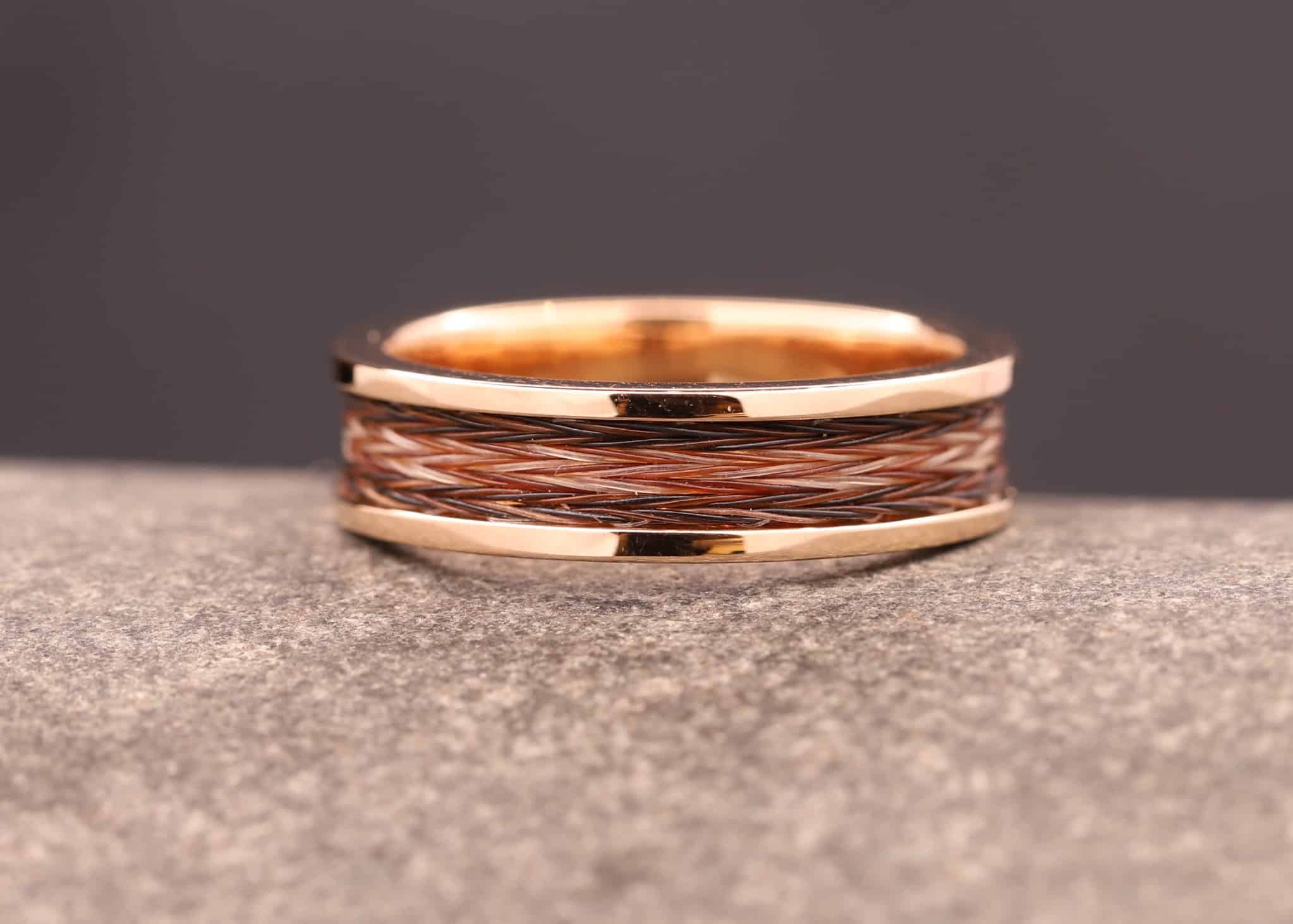 goldring mit pferde haar anfertigung aus dem schmuckgarten