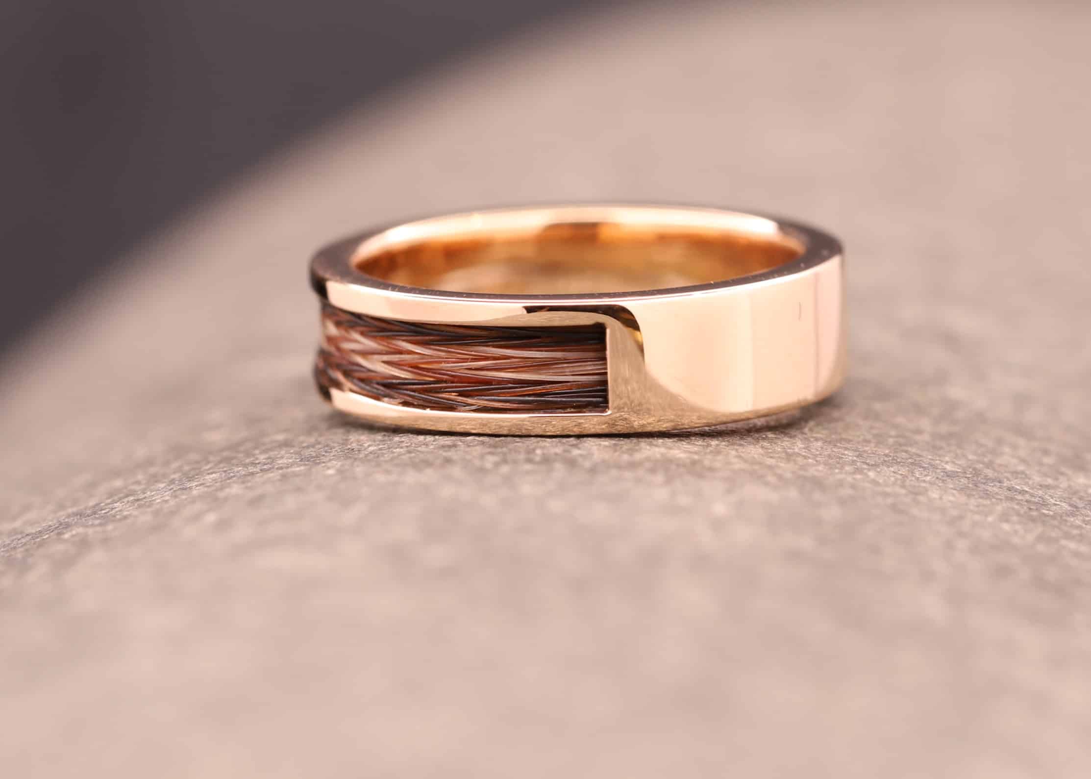 goldring mit pferde haar anfertigung aus dem schmuckgarten