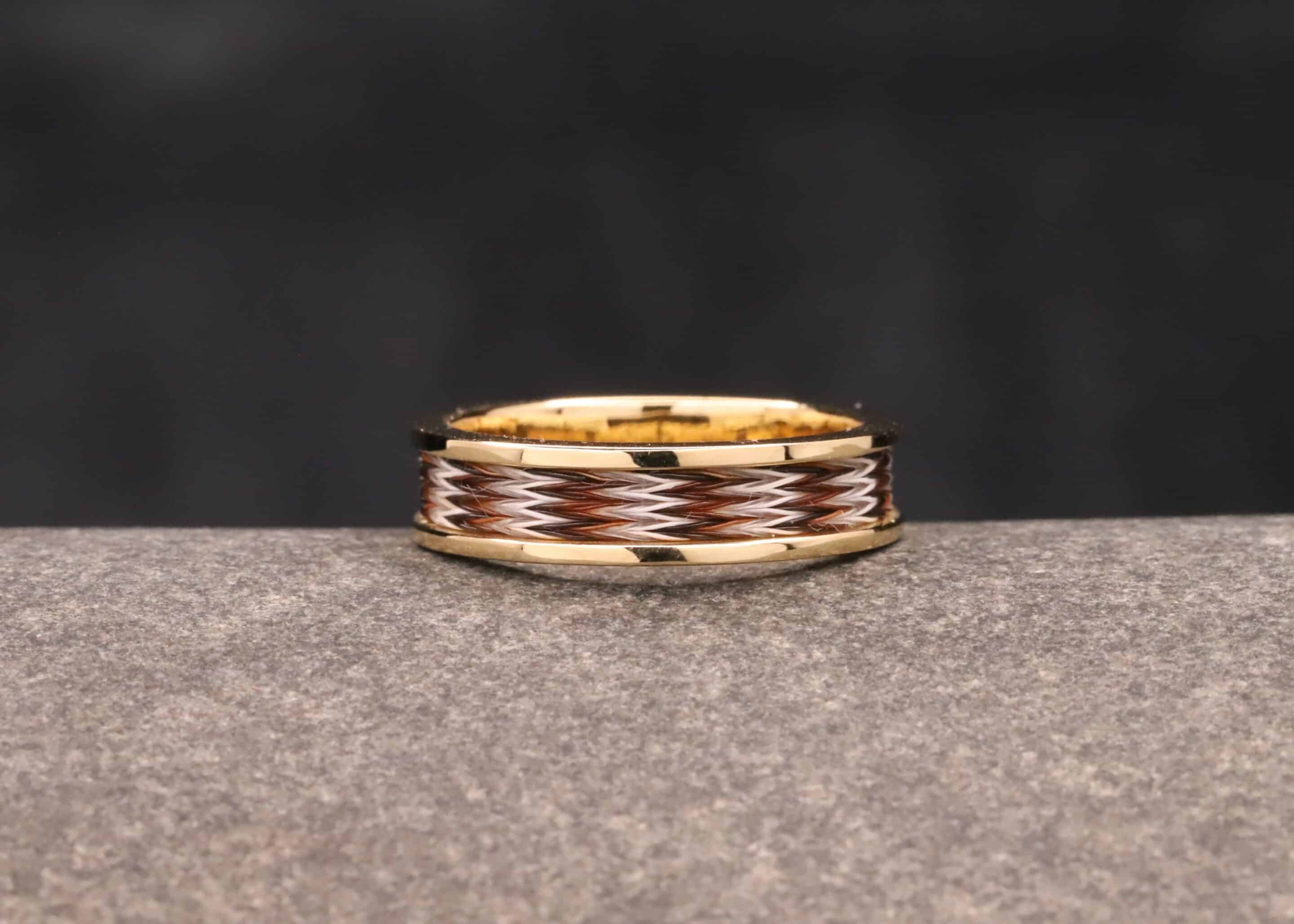 gold ring mit gewebten pferdehaaren schmuckgarten stolberg aachen