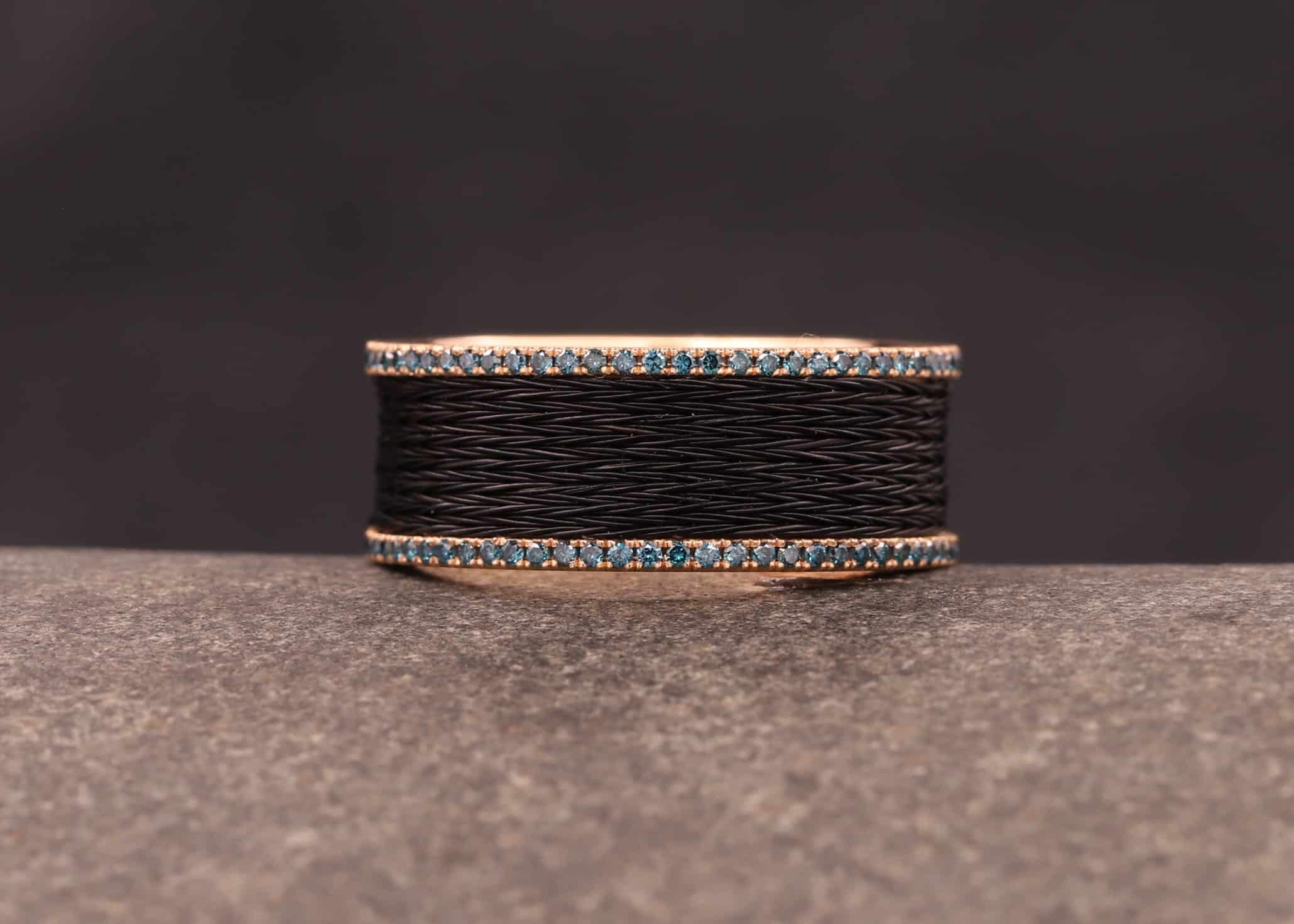 ring aus 585er rosegold mit blauen behandelten brillanten und pferde haar schmuckgarten