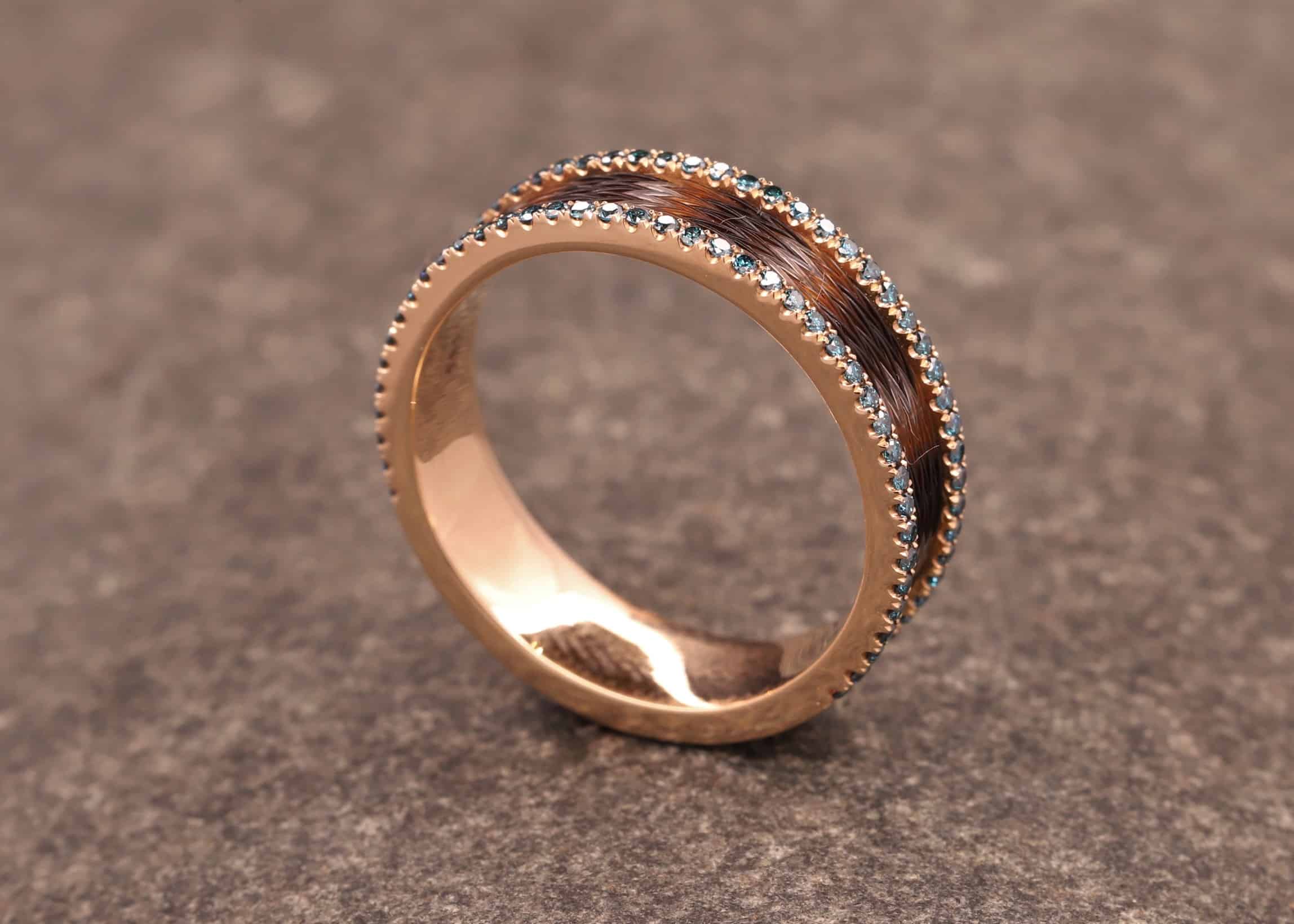 rose gold ring mit blauen brillanten und gewebten pferde haaren schmuckgarten