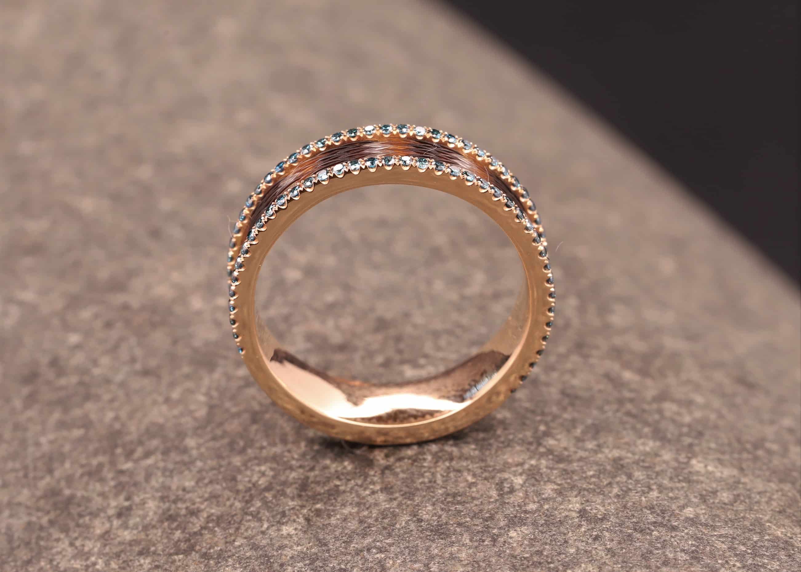 rose gold ring mit blauen brillanten und gewebten pferde haaren schmuckgarten