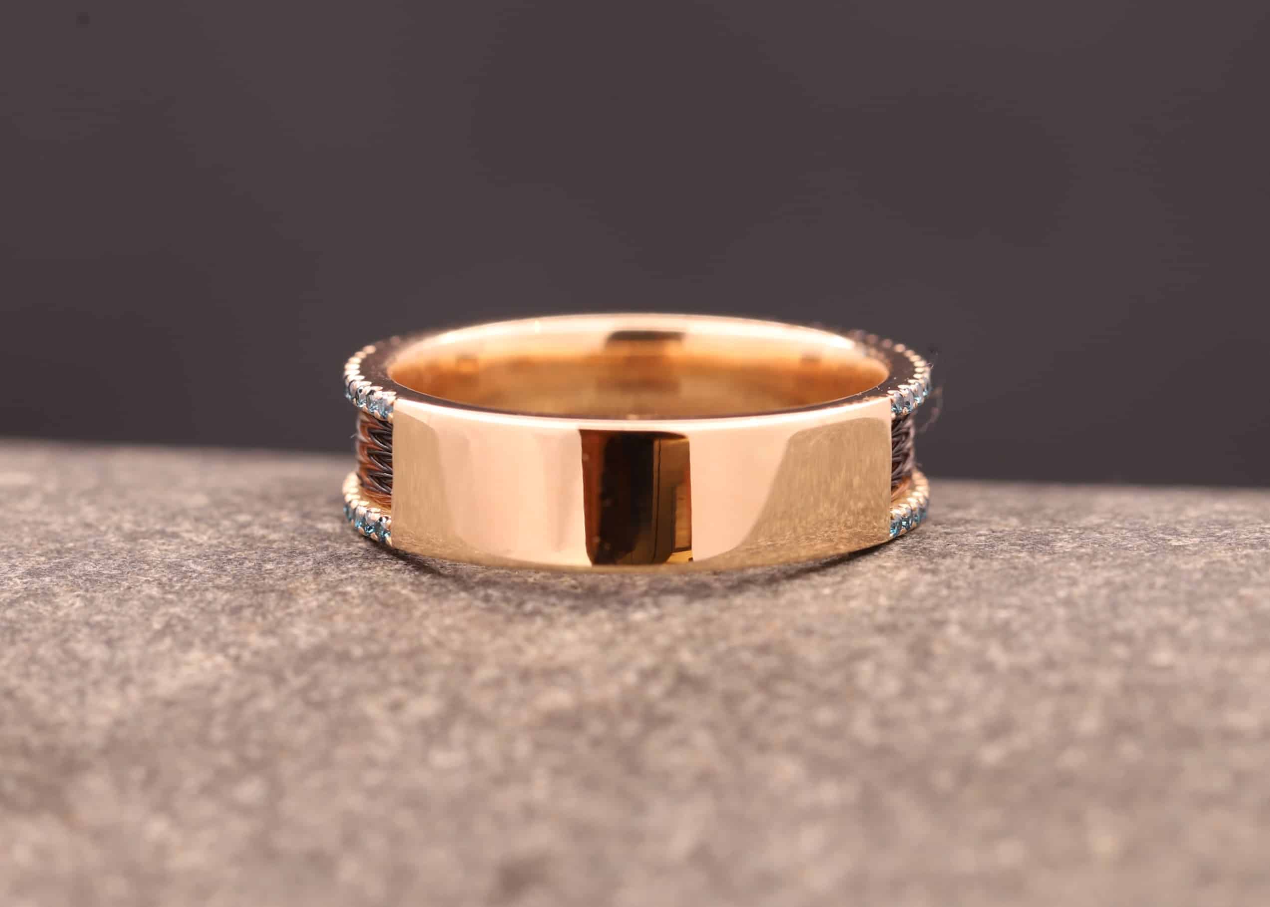 rose gold ring mit blauen brillanten und gewebten pferde haaren schmuckgarten