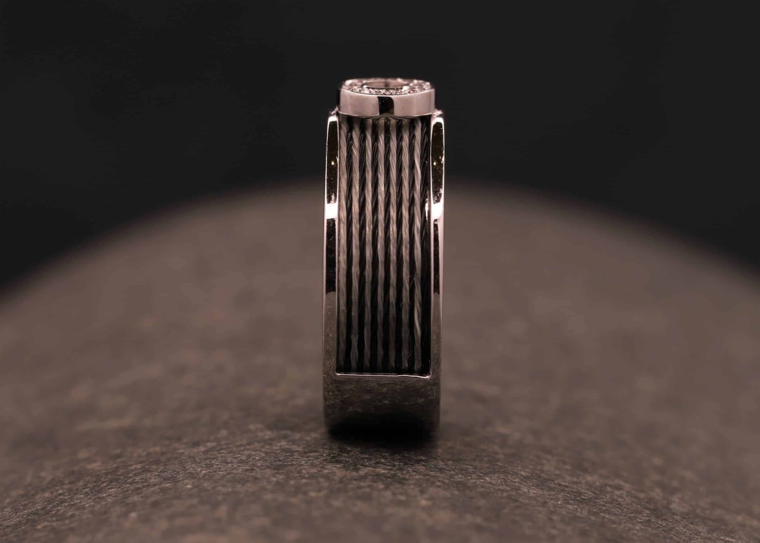 pferdehaar ring aus 585er weissgold mit kreis aus diamanten hergestellt im schmuckgarten