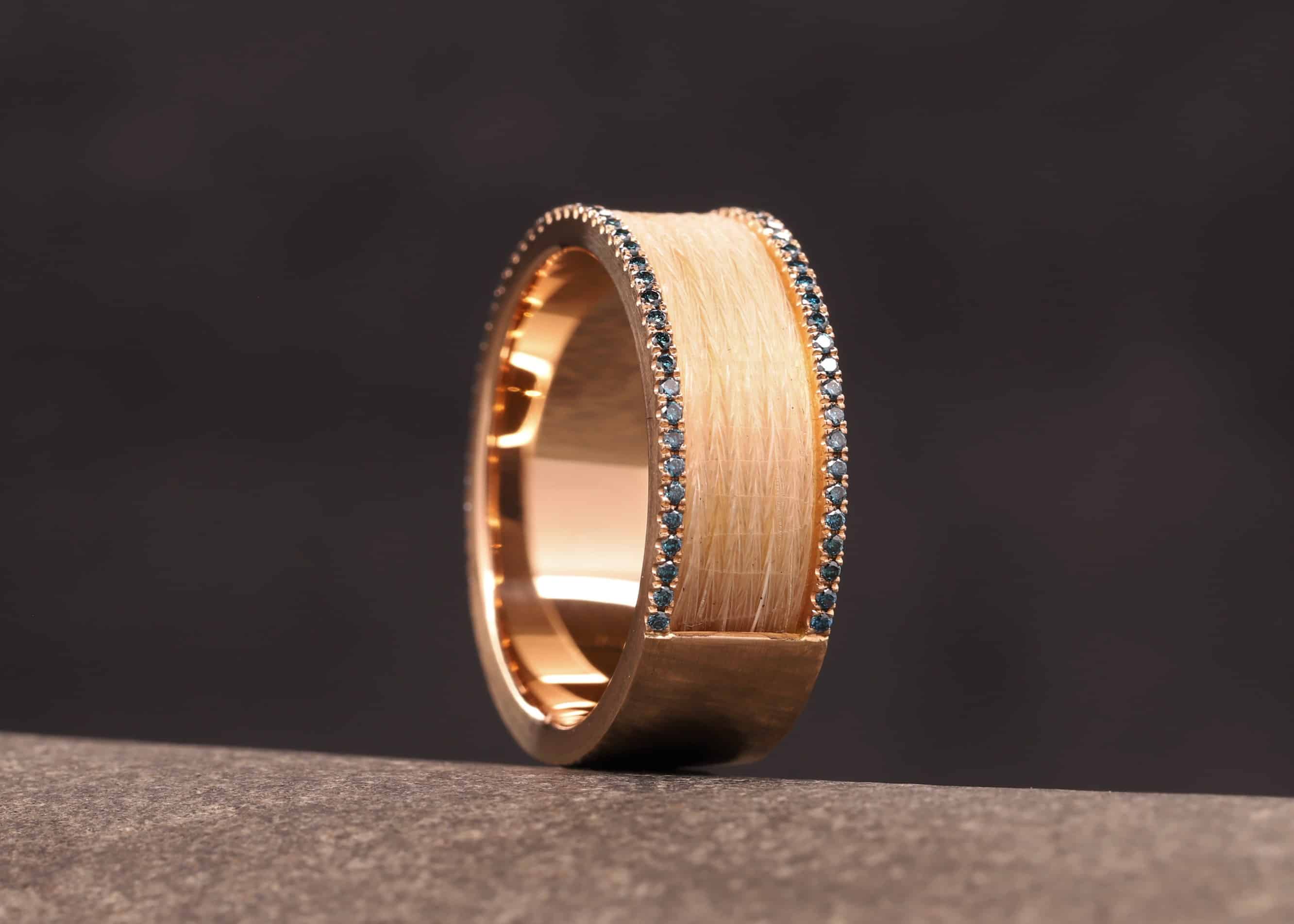 ring aus 585er rosegold mit blauen behandelten brillanten und pferde haar schmuckgarten