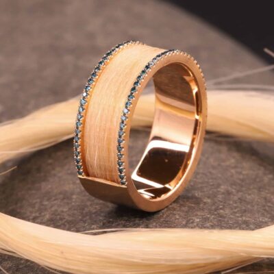 ring aus 585er rosegold mit blauen behandelten brillanten und pferde haar schmuckgarten
