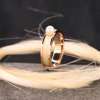 pferdehaar schmuck rose gold ring mit gewebten pferdehaaren und perle aus dem schmuckgarten
