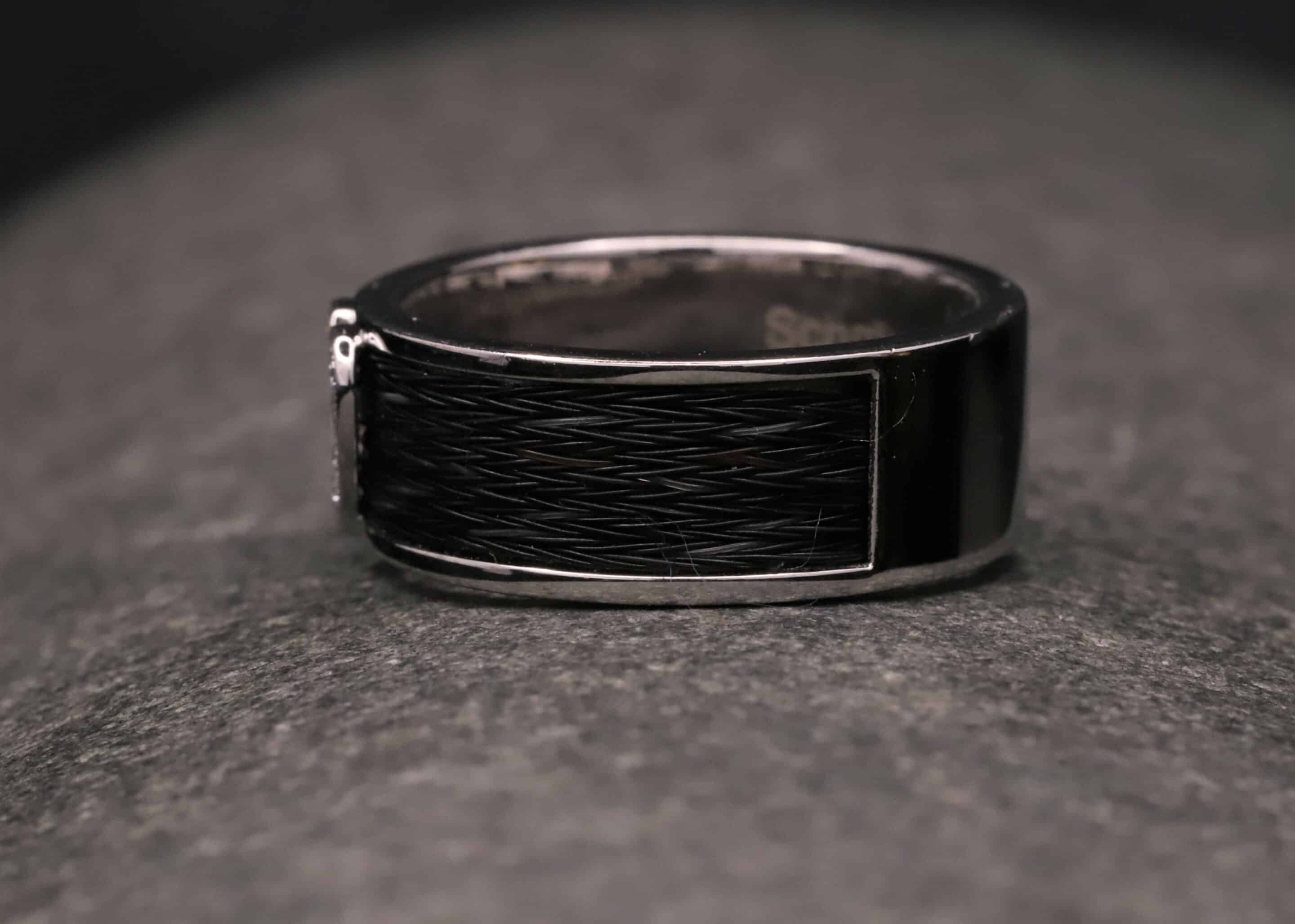pferdehaarschmuck breiter weiss gold ring mit gewebten pferdehaaren und herz mit diamanten ausgefasst schmuckgarten aachen stolberg