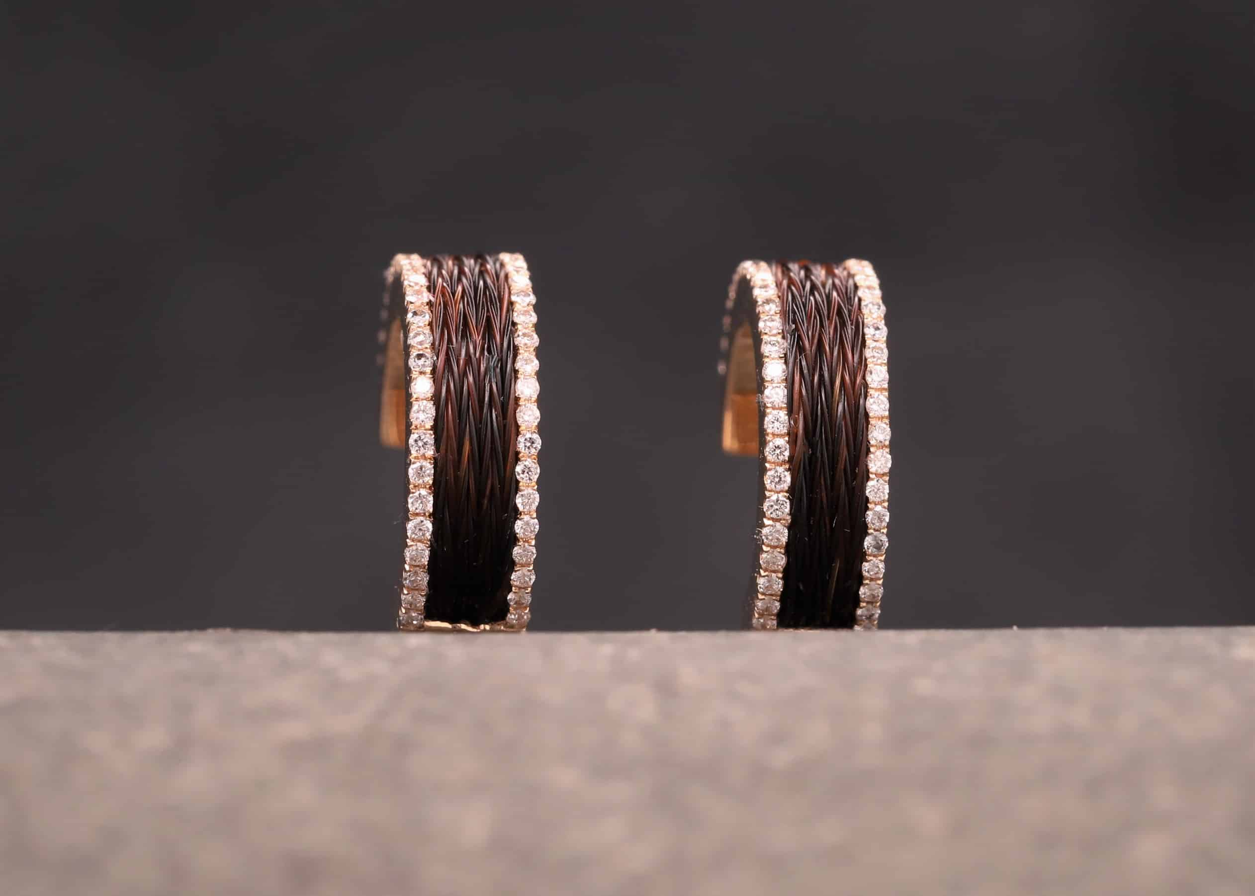 rosegold creolen mit brillanten und pferdehaar angefertigt im schmuckgarten aus stolberg