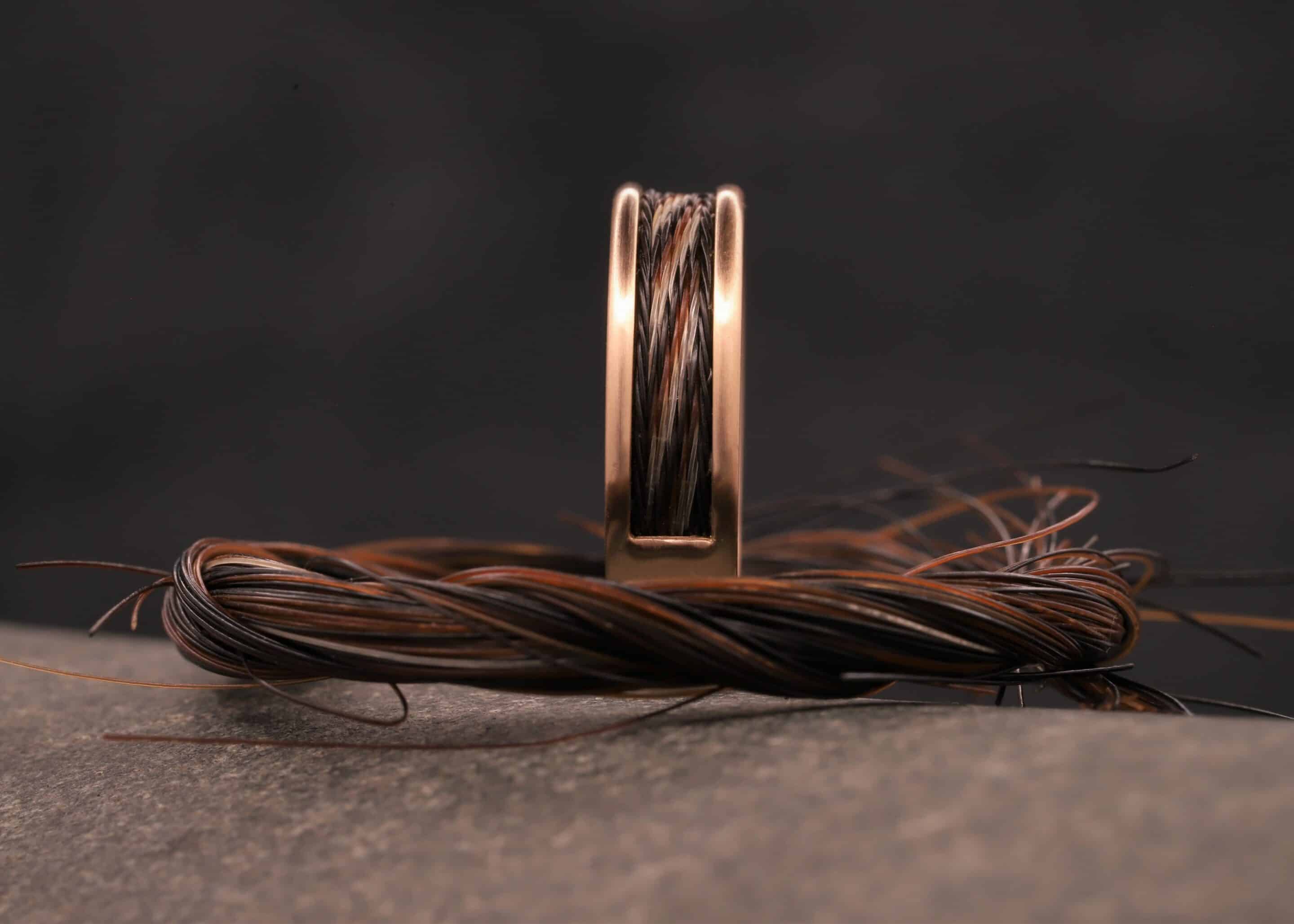 kompfort ring - ohne kanten - aus rose gold mit gewebten pferdehaar