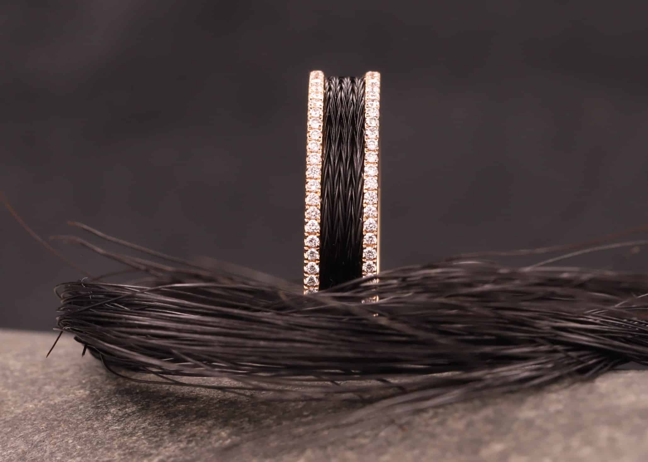rosegold ring mit brillanten und gewebten pferdehaar schmuckgarten