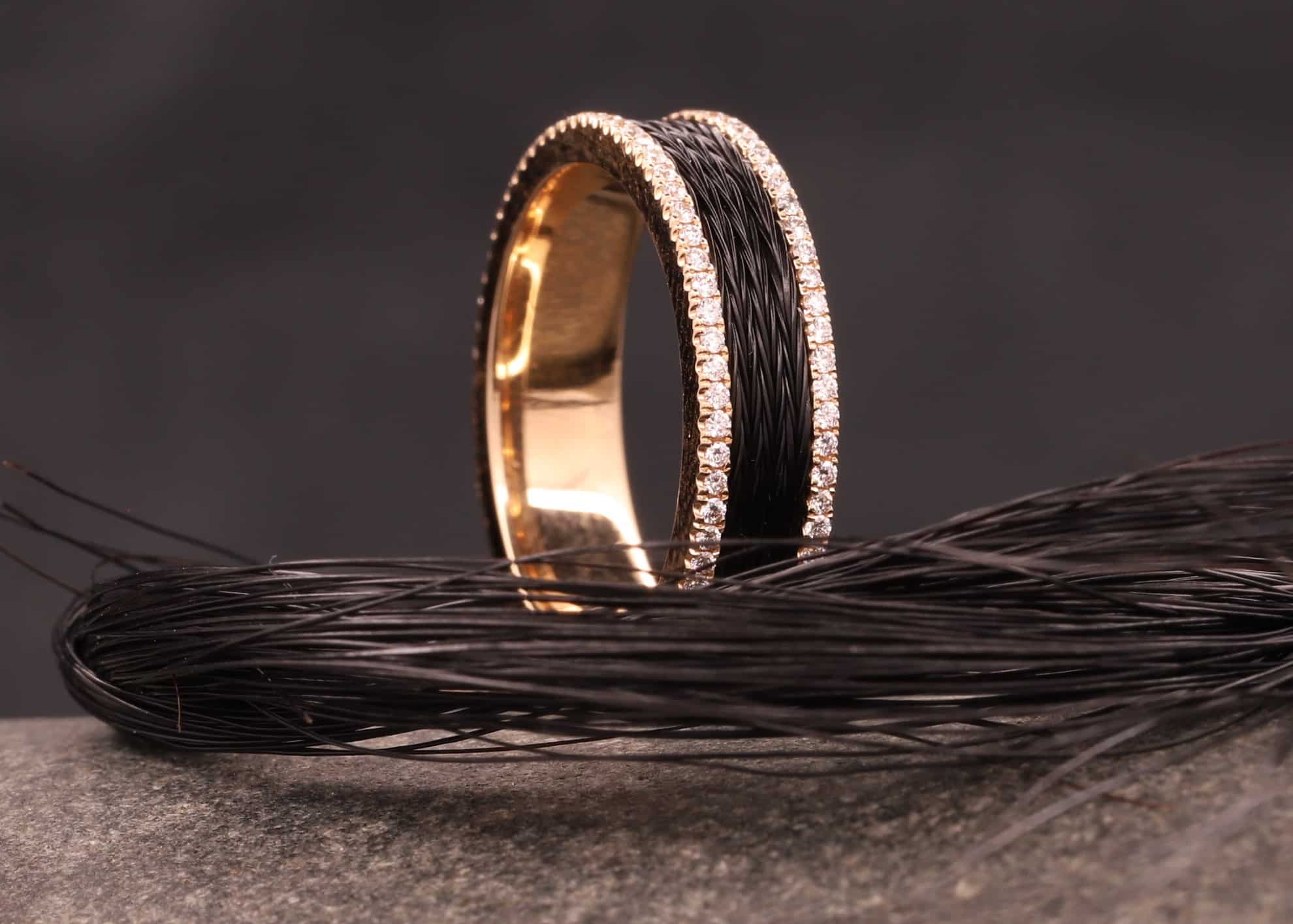 rosegold ring mit brillanten und gewebten pferdehaar schmuckgarten