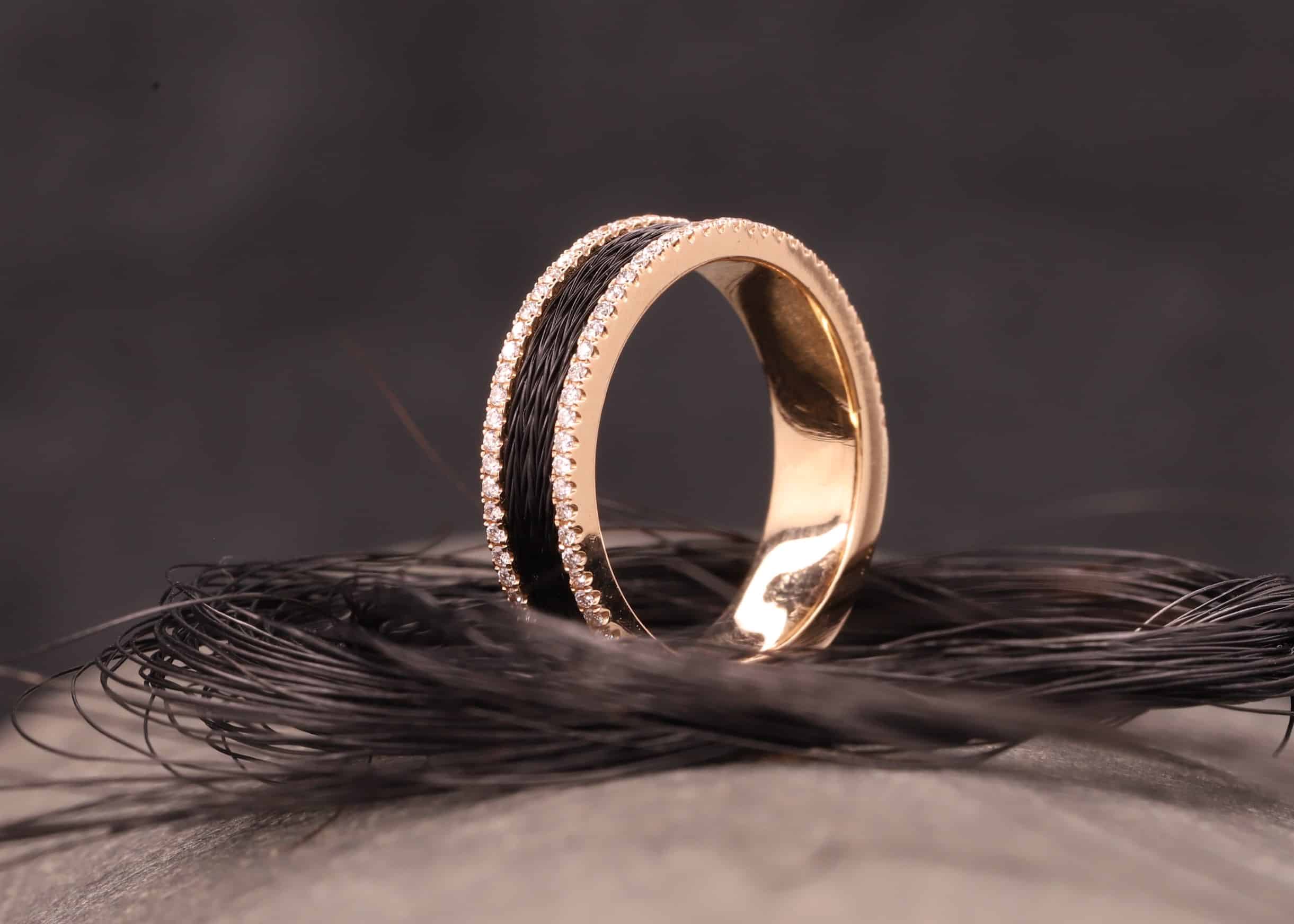 rosegold ring mit brillanten und gewebten pferdehaar schmuckgarten