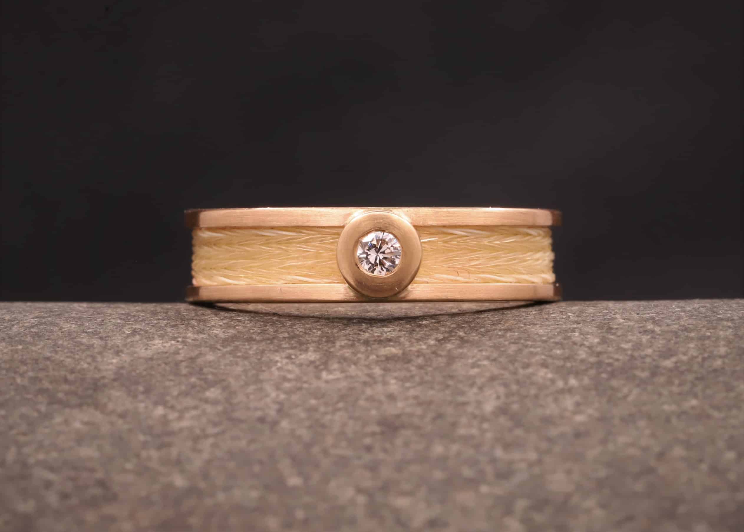 matter rose gold ring mit brillant und gewebten pferdehaar schmuckgarten