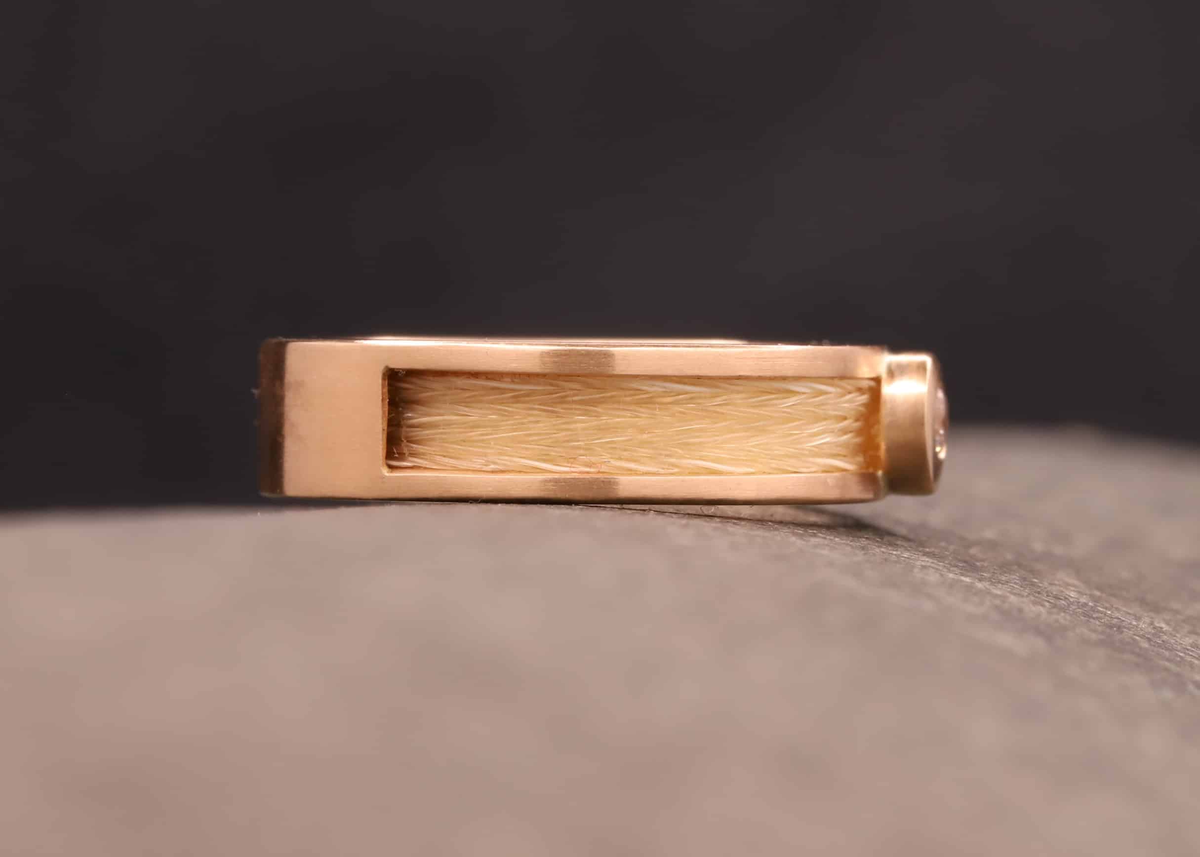 matter rose gold ring mit brillant und gewebten pferdehaar schmuckgarten